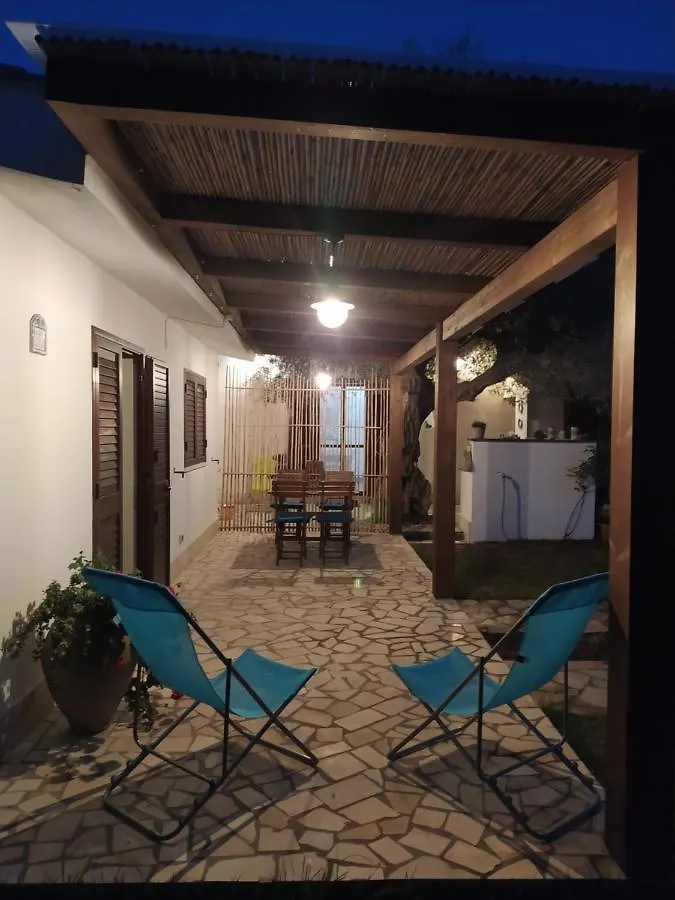 Casotto Il Carrubo, A 100 Mt Dal Mare! Villa Avola Holiday home