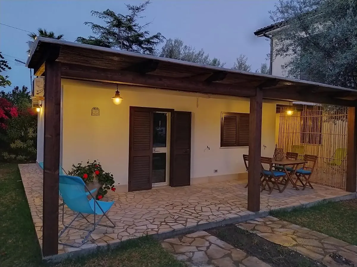 Casotto Il Carrubo, A 100 Mt Dal Mare! Villa Avola Italy