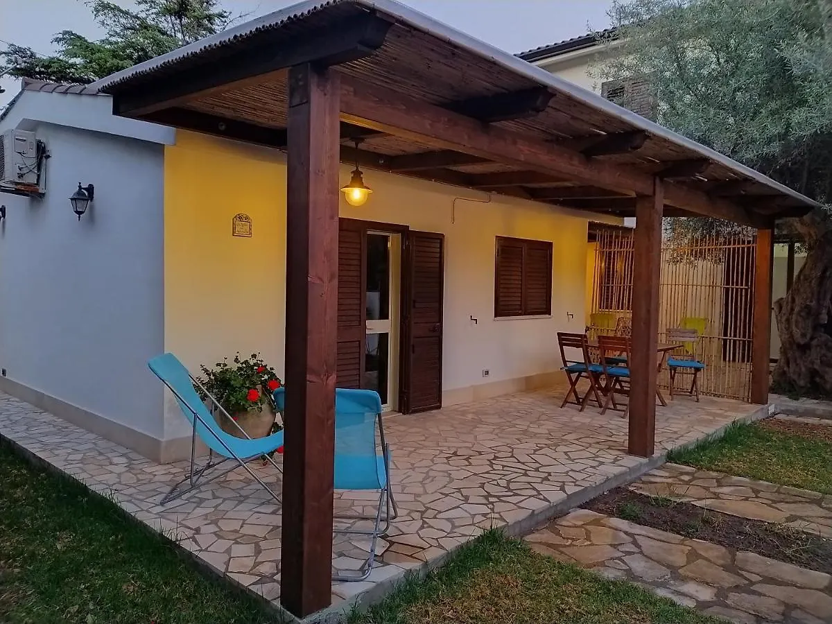 Casotto Il Carrubo, A 100 Mt Dal Mare! Villa Avola Holiday home