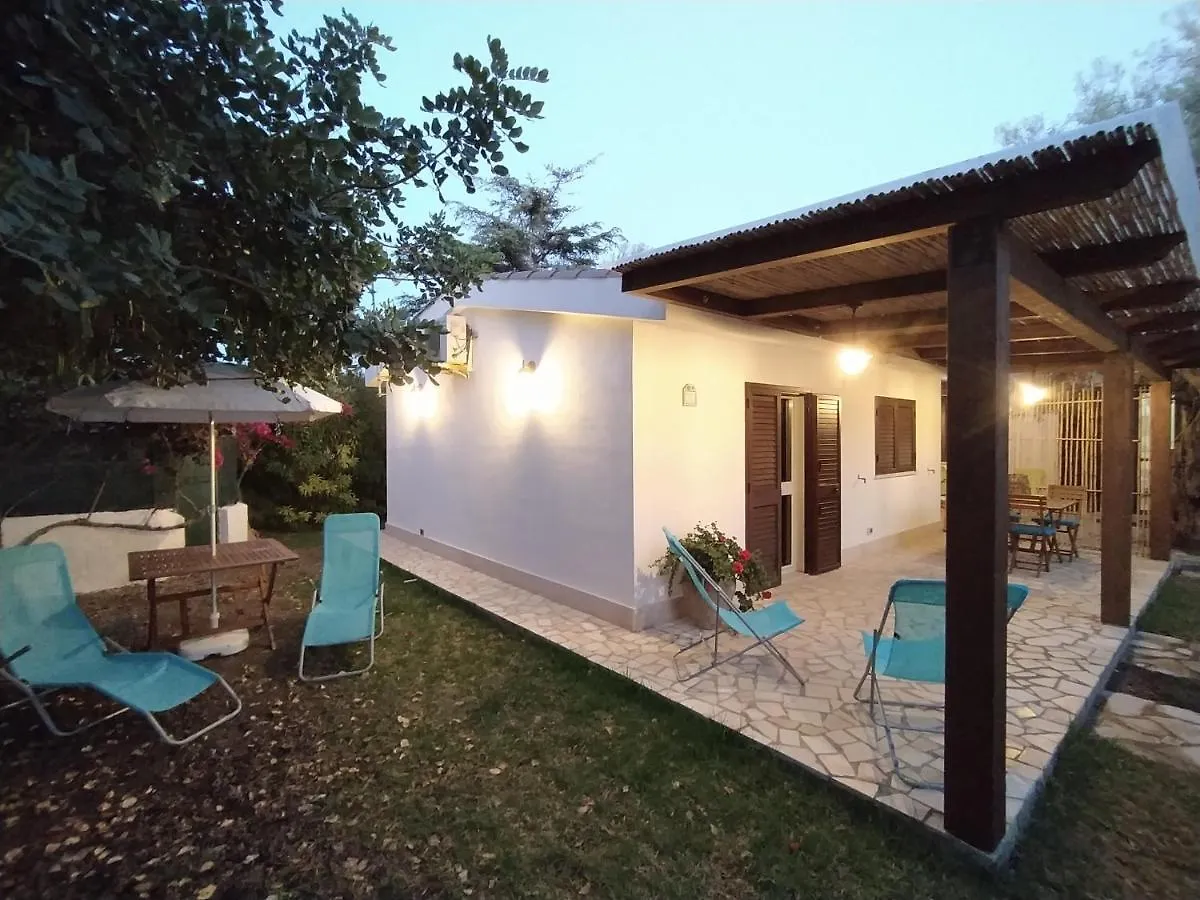 Holiday home Casotto Il Carrubo, A 100 Mt Dal Mare! Villa Avola Italy