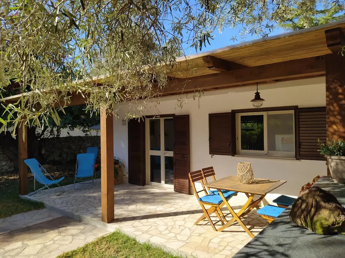 Holiday home Casotto Il Carrubo, A 100 Mt Dal Mare! Villa Avola